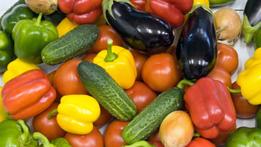 Углеводы едим, на фруктах экономим: Женщинам за 30 британские диетологи составили новые правила питания