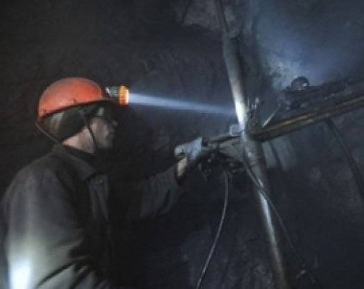 Один человек погиб при обрушении породы на шахте в Кузбассе