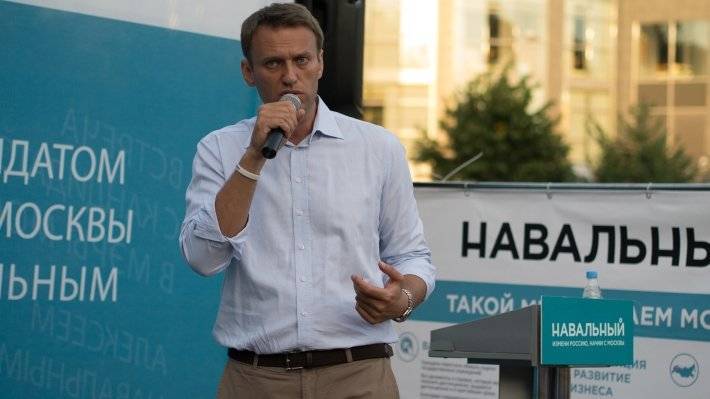 Нападки на Мединского обогатили Навального на 3,5 миллиона рублей