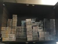 В квартире в Тверской области полицейские нашли 32 тысячи пачек немаркированных сигарет
