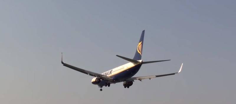 СМИ сообщили о возвращении лайнера Boeing-737 во Внуково из-за разгерметизации