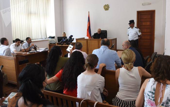 Заседание по делу Манвела Григоряна отложено: судья объяснил причину