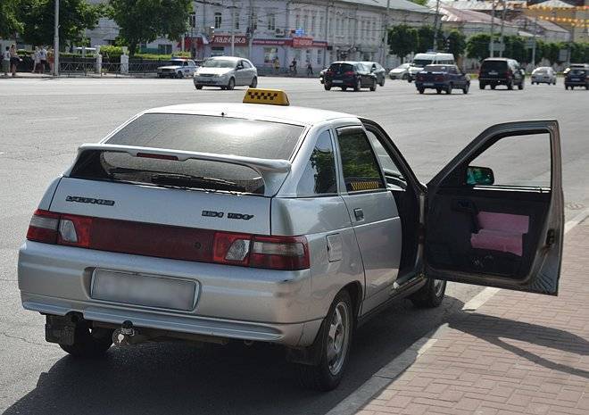 У двоих рязанских таксистов из-за нарушений изъяли автомобили