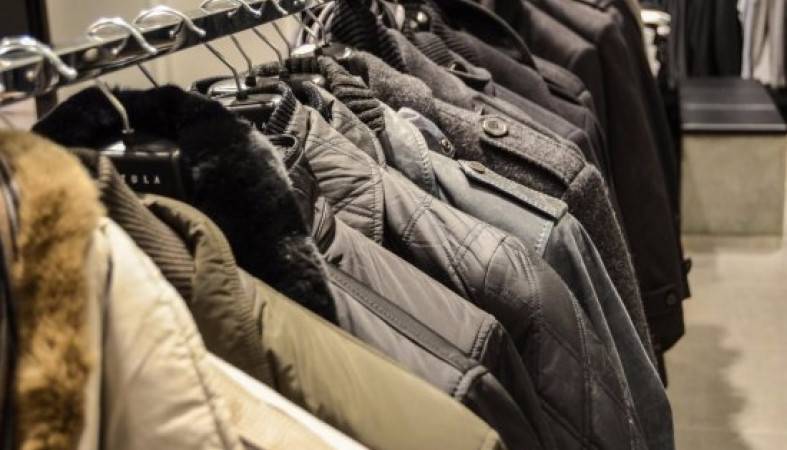 Мужчина украл куртки из торгового центра в Петрозаводске