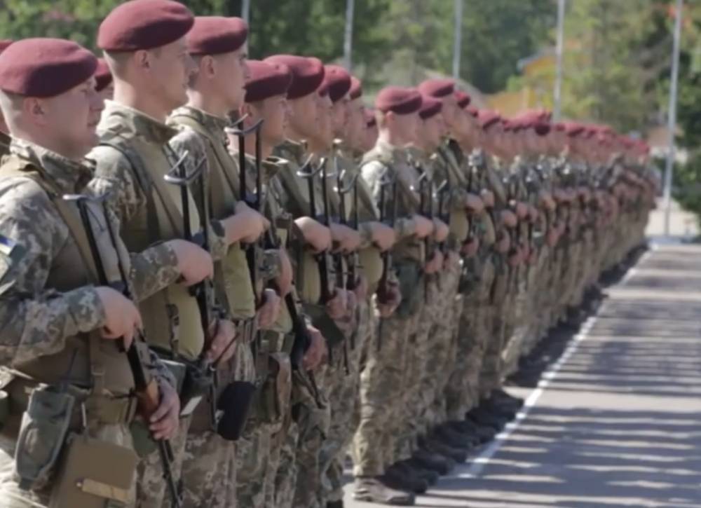 Под Львовом начались совместные учения 95-й бригады ВСУ и десантников из США