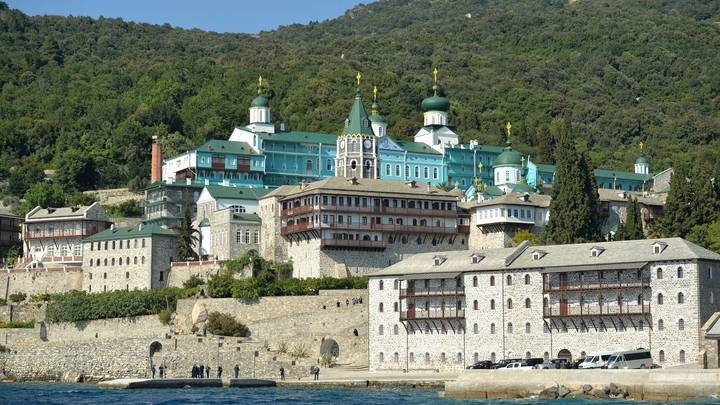 Украинские паломники смогут посещать монастыри Афона только по справке о принадлежности к УПЦ