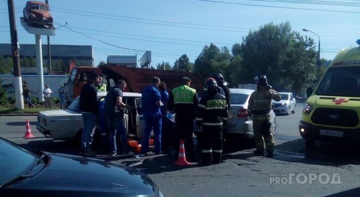 На Марпосадском шоссе в массовом ДТП пострадали 6 человек