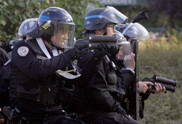 Скандал во Франции: полиция открыла огонь по подростку в ходе акций протеста