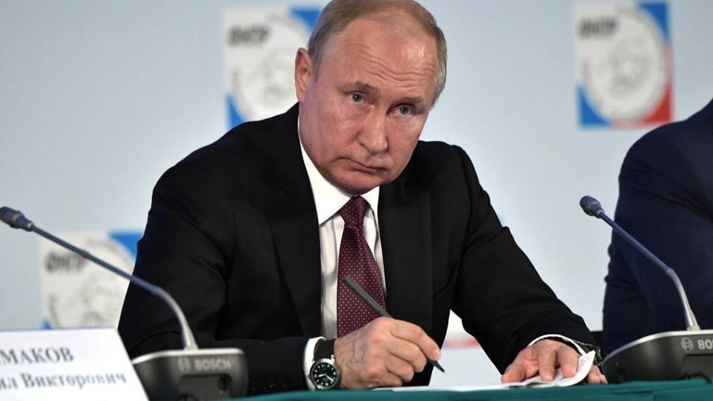 Традиционно "вопрос – ответ": Помощник Путина назвал тему, на которой заострит внимание президент на ПМЭФ
