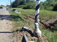 В Тверской области машина врезалась в столб и улетела в кювет