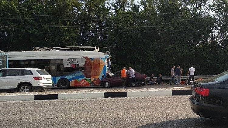 ДТП с троллейбусом в Крыму: два человека погибли, еще двое в больнице