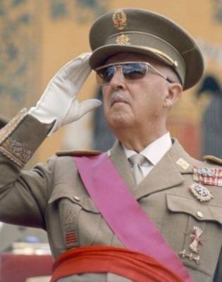 Верховный суд Испании приостановил эксгумацию останков диктатора Франко