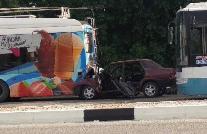 Два человека погибли в ДТП с троллейбусом в Симферополе
