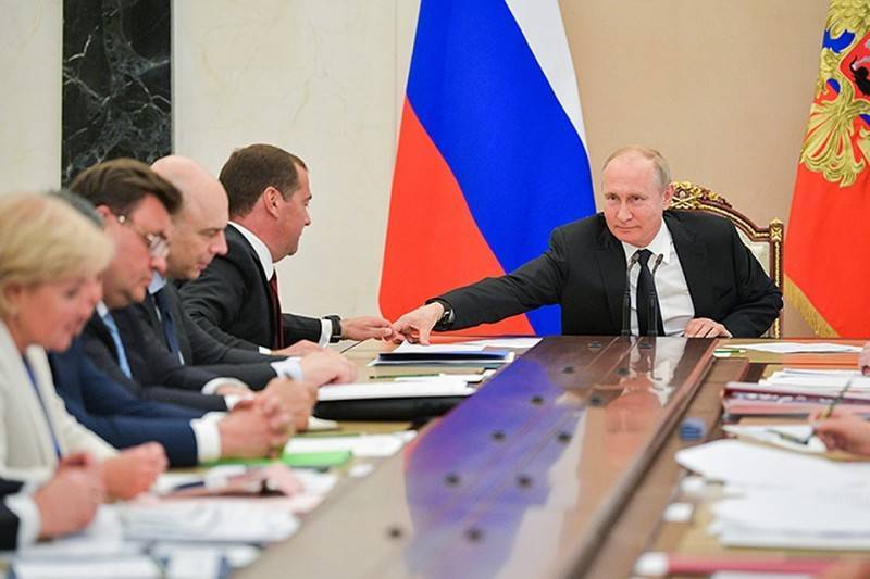 Путин призвал избавиться от позорного явления "обманутый дольщик"