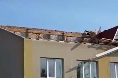 В Кугарчинском районе Башкирии ураганный ветер сорвал крышу местной школы