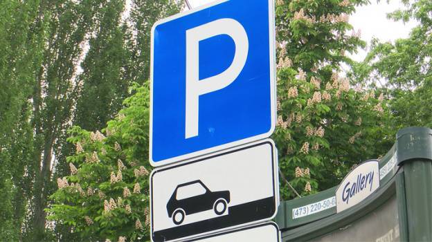 Воронежцев пообещали не штрафовать за неоплаченную парковку