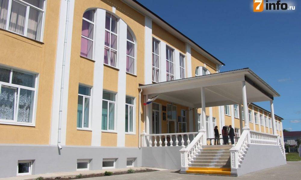 Николай Любимов осмотрел обновлённую школу в городе Сасово