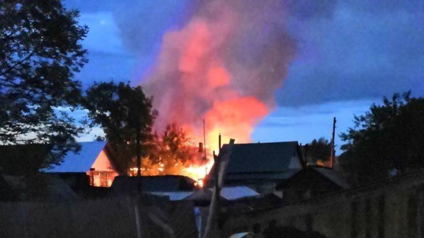 В Котельниче вспыхнул второй крупный пожар за сутки (ВИДЕО)