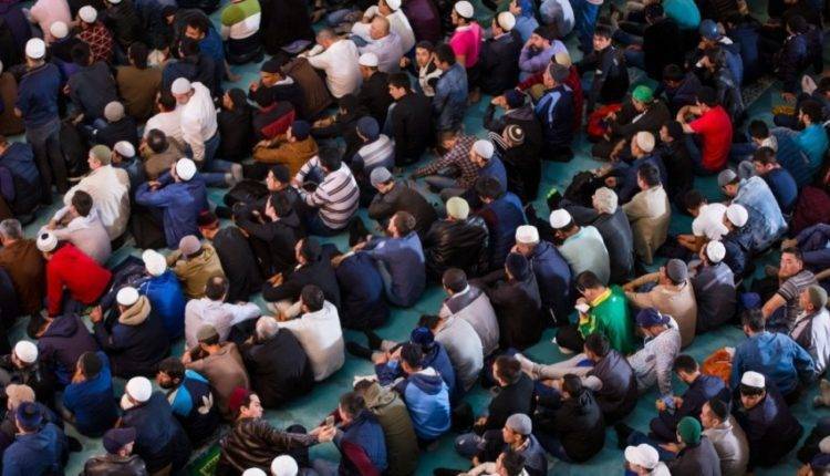 Ураза-Байрам: праздничные молитвы прошли во всех мечетях России
