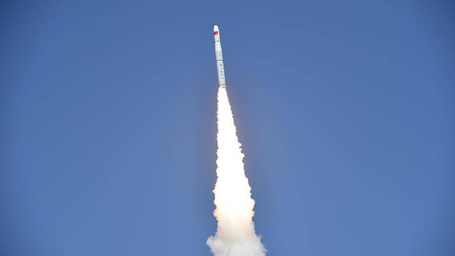 Китай впервые запустит ракету с морской платформы
