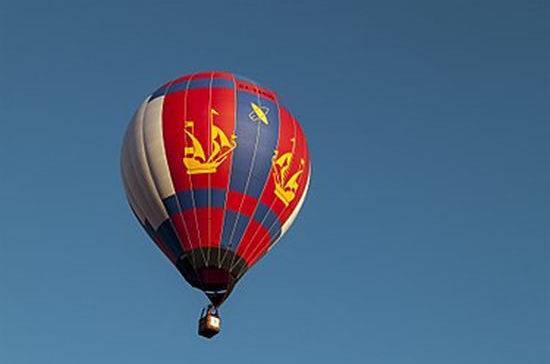 Первый в мире воздушный шар поднялся в небо 236 лет назад