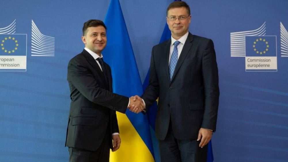 Зеленский прокомментировал заявления о возможном дефолте на Украине