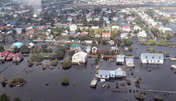 Мощный сель: в Алматинской области в воде оказались почти 300 жилых домов