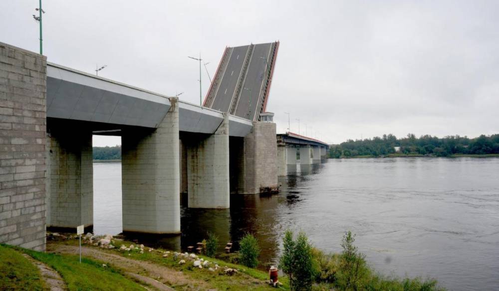 На трассе «Кола» разведут Ладожский мост