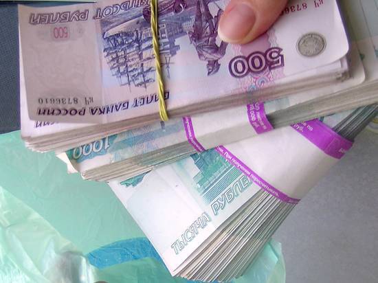 Сотрудник банка похитил почти миллион рублей, чтобы сыграть свадьбу