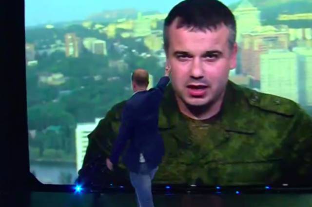 Украинского эксперта выгнали с программы «60 минут» за неприличные жесты