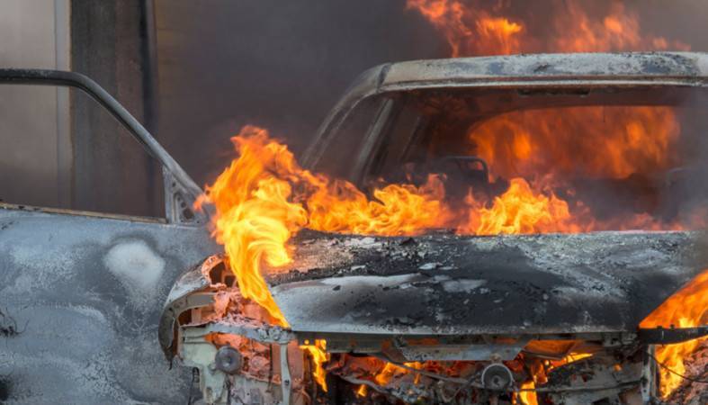 Автомобиль дотла сгорел в Кондопоге