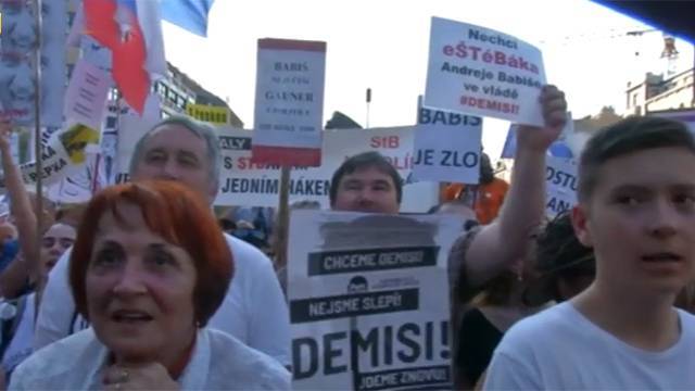 Протесты в Чехии стали самыми масштабными со времен Бархатной революции