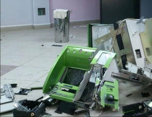 Житель Башкирии взорвал банкомат и случайно уничтожил все деньги