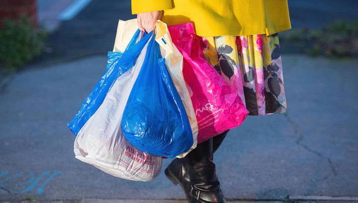 Покупателям, которые откажутся от пластиковых пакетов, сделают скидки