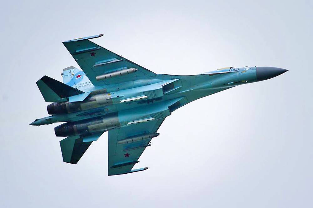 Минобороны прокомментировало "небезопасный" маневр Су-35