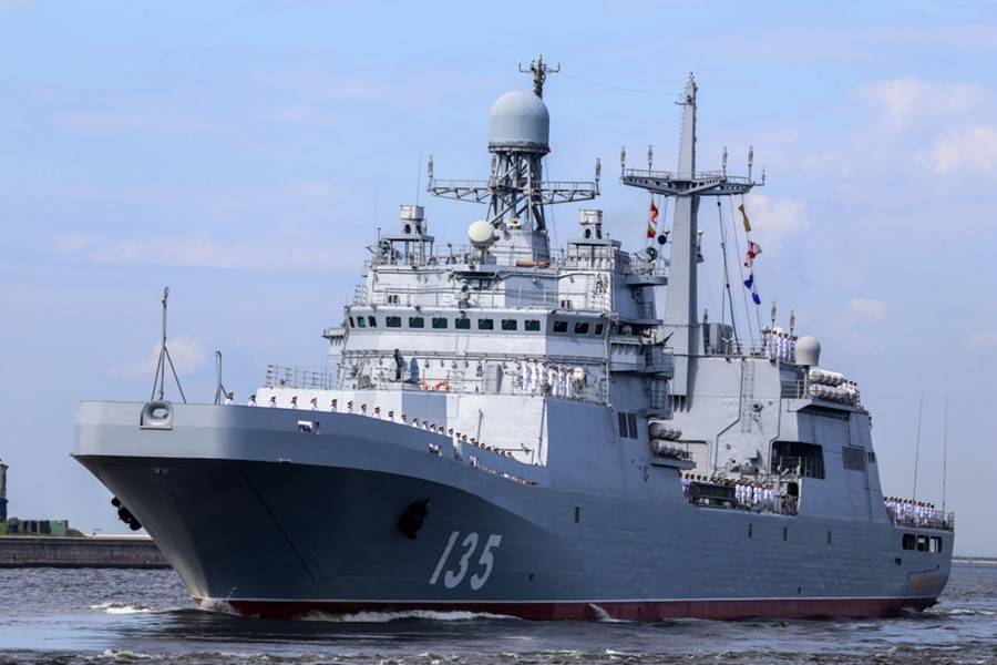 Два новейших больших десантных корабля войдут в состав ВМФ