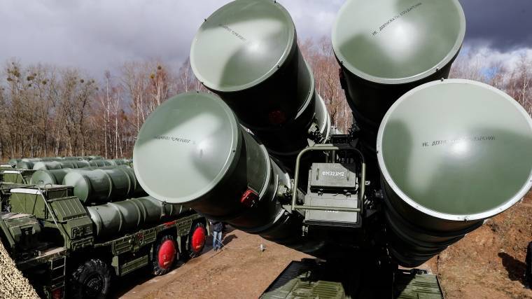 Видео: Расчеты комплексов С-400 отразили условную атаку противника в&nbsp;Сибири