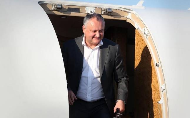 Президент Молдавии отправился в Петербург налаживать деловые связи