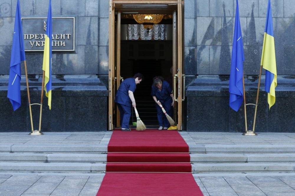 «Аттракционы» на Банковой: в администрацию президента Украины будут водить экскурсии