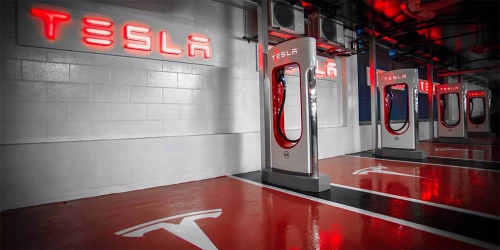Илон Маск пообещал открыть электрозаправки Tesla в Казахстане
