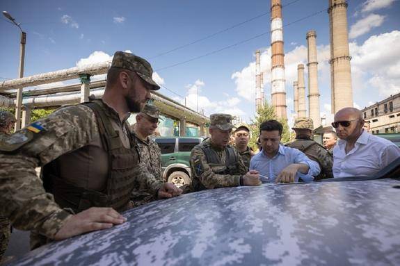 Луганский эксперт выявил вероятные выгоды Зеленского от обострения в Донбассе