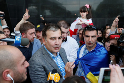 Саакашвили обвинил российского олигарха в подстроенной встрече с Зеленским