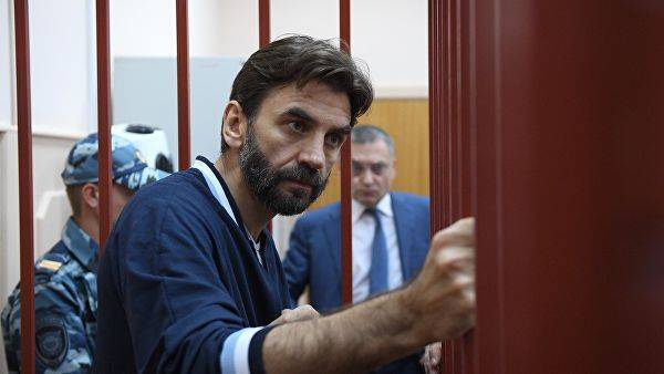 Суд признал законным арест 30 миллионов рублей на счету сына Абызова