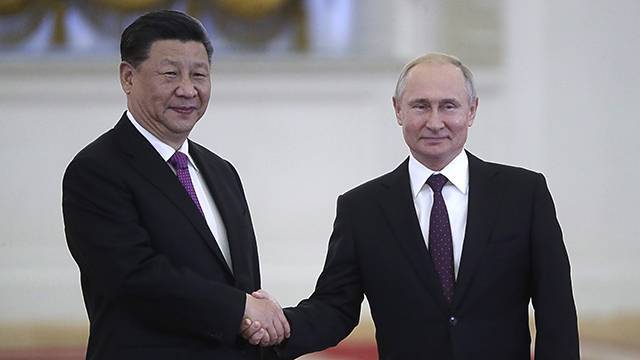 Путин встретил Си Цзиньпина в Кремле