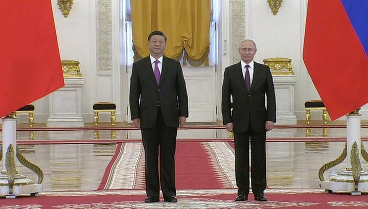 Рука об руку: Путин и Си отметили беспрецедентный уровень отношений России и Китая