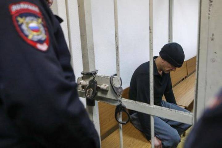 Подсудимых в России больше не будут сажать в клетки