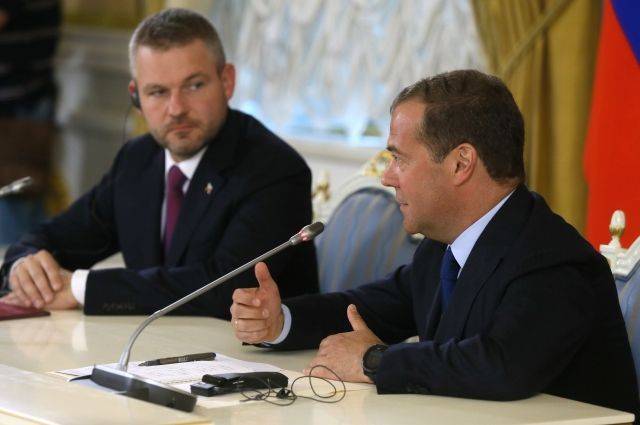 Медведев призвал Словакию подключиться к «Северному потоку-2»