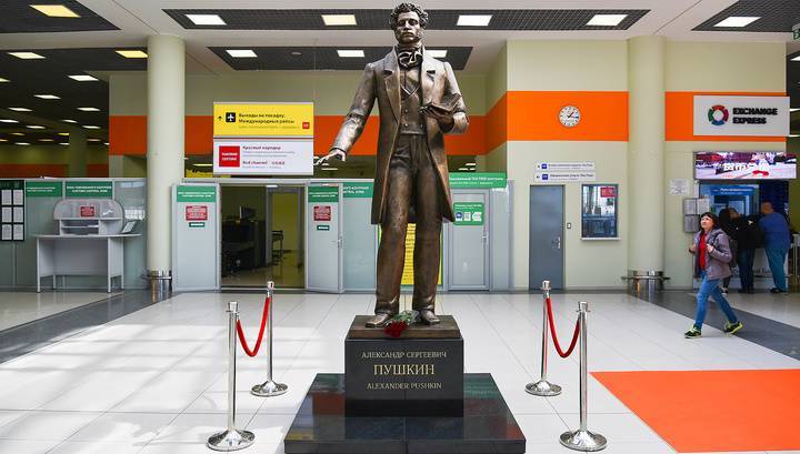 В Москве - Пушкин, в Краснодаре - Екатерина: аэропорты обзаводятся маскотами