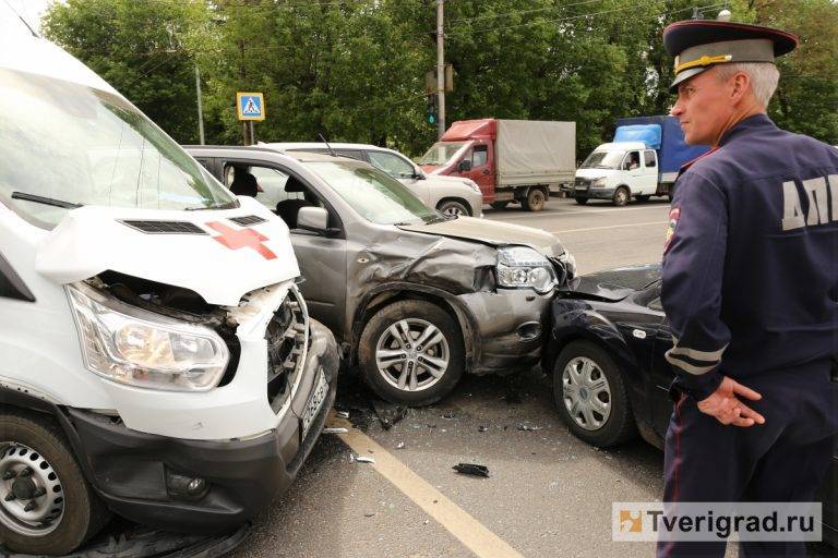 Названы самые аварийно-опасные участки дорог в Твери
