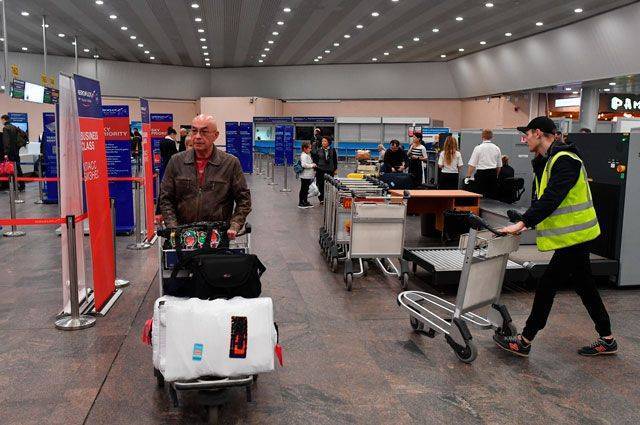 Минтранс призвал Шереметьево увеличить штат после проблем с выдачей багажа